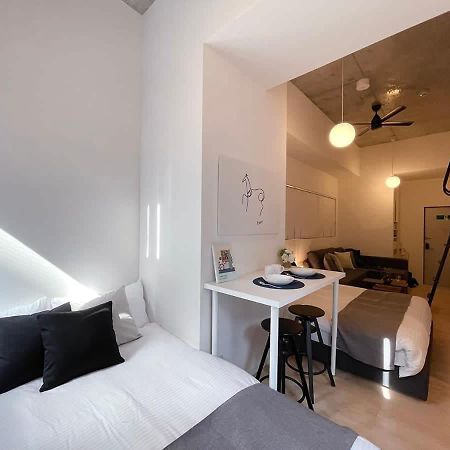 Bhotel Nekoyard - Loft Studio Close To Peace Park & City Sights Hiroshima Bagian luar foto